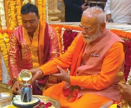 महाकुंभ के समापन के बाद मोदी पहुंचे सोमनाथ, शिवलिंग पर वैदिक मंत्रोच्चार के बीच अभिषेक After the conclusion of Maha Kumbh Modi reached Somnath - Hindi News Express