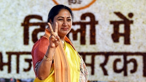 जानें काैन हैं रेखा गुप्ता, जिनके सहारे दिल्ली में भाजपा ने खोला मास्टरस्ट्रोक Know who is Rekha Gupta - Hindi News Express