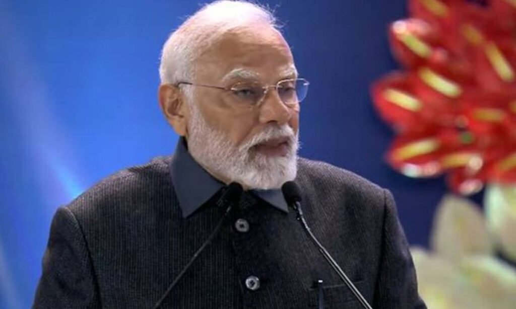 प्रधानमंत्री मोदी ने भारत के ऑटोमोबाइल क्षेत्र की जबरदस्त वृद्धि, हर साल बिक रही 2.5 करोड़ कारें Prime Minister Narendra Modi highlighted that Indias automotive sector is witnessing remarkable growth - Hindi News Express