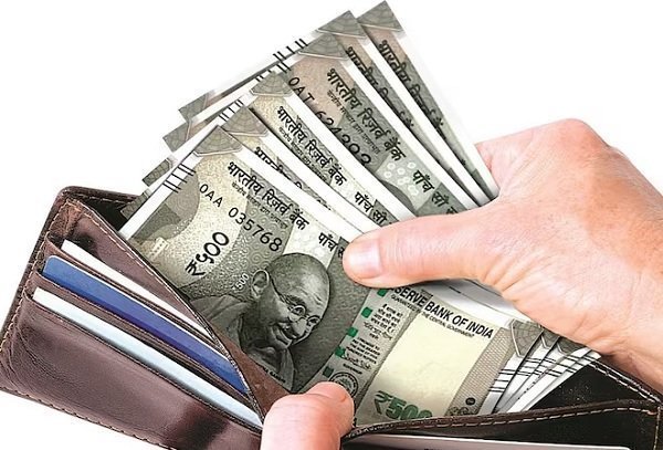 आठवें वेतन आयोग से कर्मचारियों की बल्ले-बल्ले, इतनी बढ़ सकती है सैलरी Sixth Pay Commision - Hindi News Express