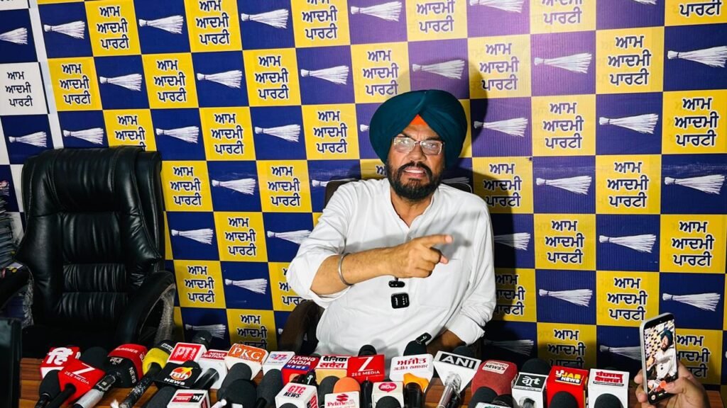 आप ने साइबर आतंकवाद के एक बड़े नेटवर्क का भंडाफोड़ करने के लिए पंजाब पुलिस की तारीफ की कुलदीप सिंह धालीवाल