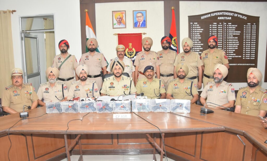 सीमा पार से हथियार तस्करी करने वाले मॉड्यूल से जुड़े पांच आरोपी 8 पिस्तौलों सहित गिरफ्तार सीपी अमृतसर गुरप्रीत भुल्लर