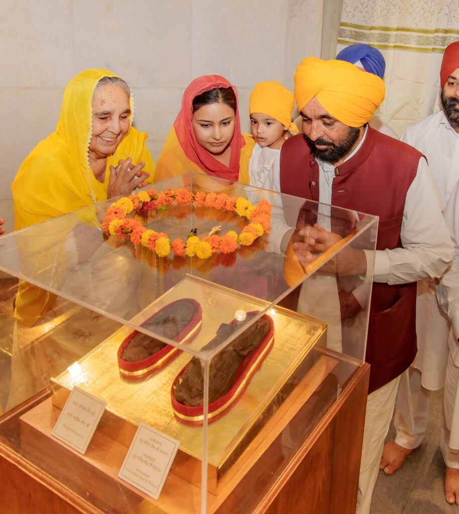 मुख्यमंत्री भगवंत सिंह मान ने तख्त श्री पटना साहिब में माथा टेका मुख्यमंत्री भगवंत सिंह मान