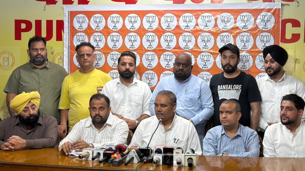 नीट पर राजनीति कर रही कांग्रेस, कांग्रेस और आप शासित राज्यों के परीक्षा घोटालों पर साधे हुए है चुप्पी: विजय सांपला 92b3aaa7 33f6 49b7 a605 debd8214aa1d - Hindi News Express