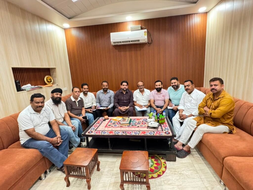 भाजपा जालंधर वेस्ट में संगठनात्मक कार्यों को लेकर बैठक, मंडल अध्यक्षों को टीमों की जल्द घोषणा के निर्देश b0bef9e2 39cf 4994 ab2e 27b78425f639 - Hindi News Express