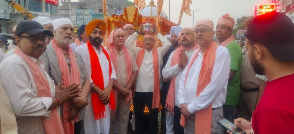 पावन कलशों को लेकर रामा मंडी-काकी पिंड में निकली भव्य संध्या फेरी ecd1a868 3b73 47f1 acd7 9ef690703636 - Hindi News Express