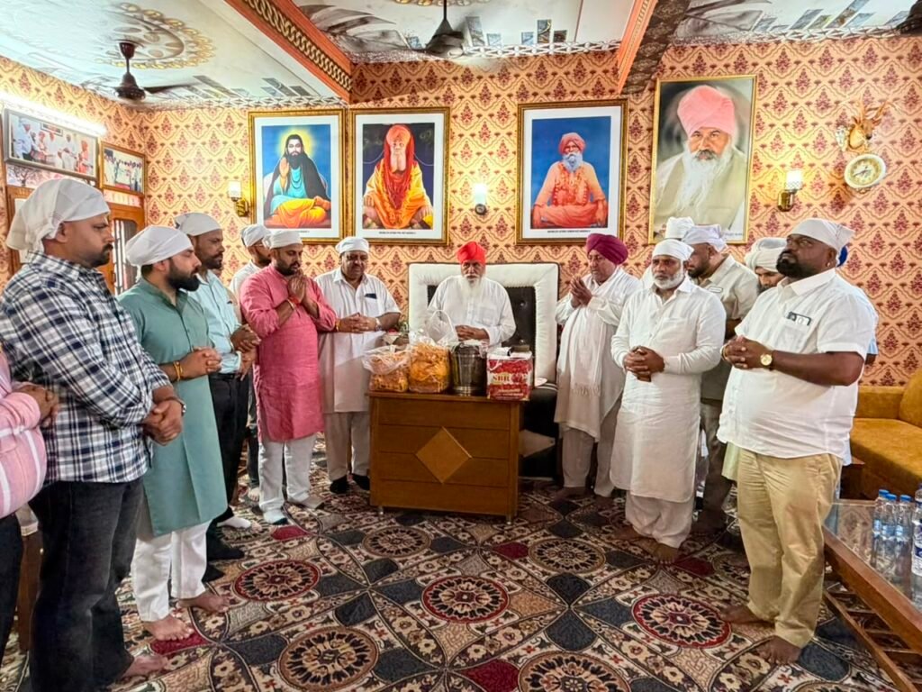 पीएम मोदी के जन्मदिवस पर डेरा सचखंड बल्लां में करवाई विशेष अरदास 500481fe cad7 483b 8c21 c89196f050b4 - Hindi News Express