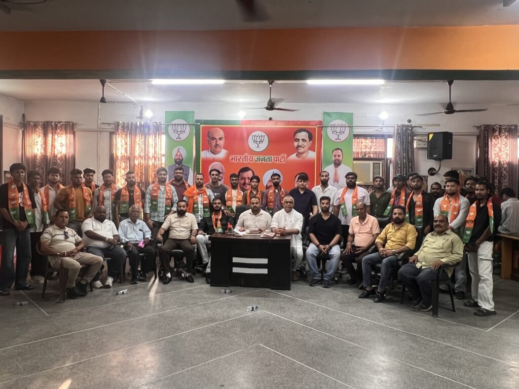 नॉर्थ विधानसभा में भाजपा का बड़ा शक्ति प्रदर्शन, सैकड़ों नौजवानों ने थामा कमल IMG 9500 - Hindi News Express